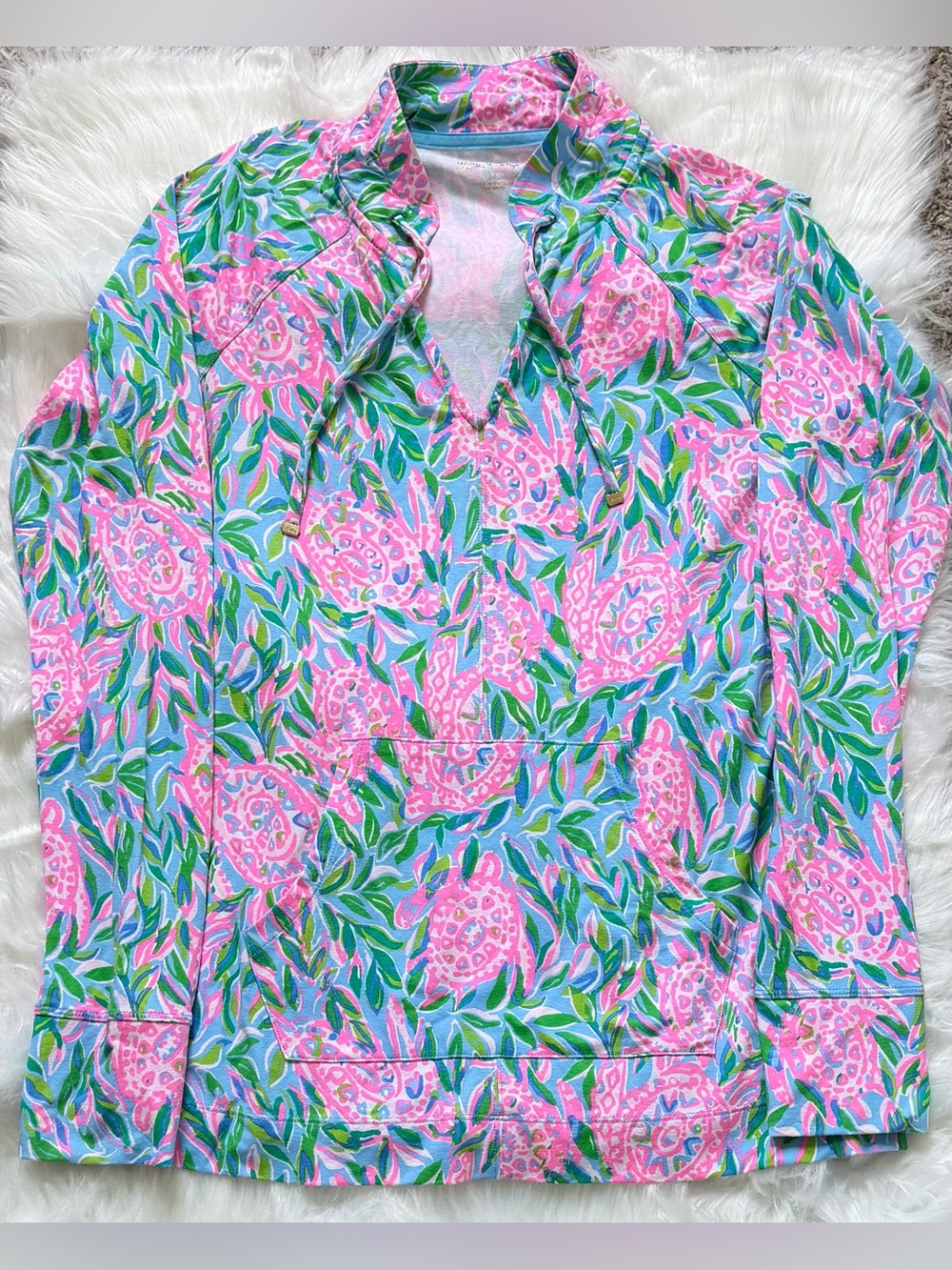 EUC Lilly Pulitzer Cassi UPF 50+ Popover “Frenchie Blue Turtley In Love" Sz M